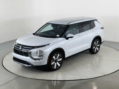 2026 Mitsubishi Outlander SE