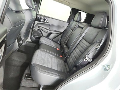 2026 Mitsubishi Outlander Base