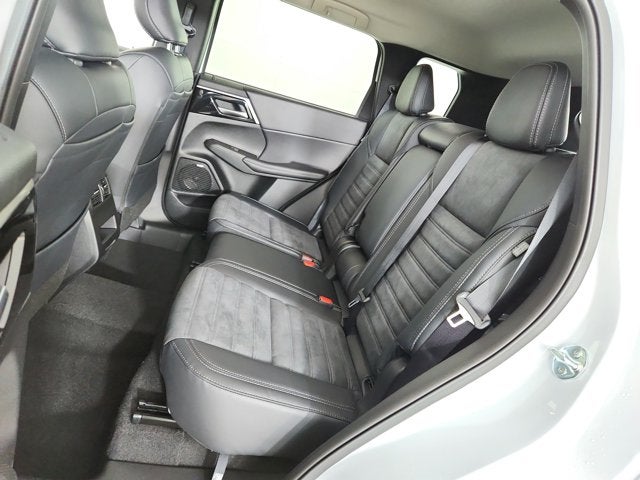 2026 Mitsubishi Outlander Base