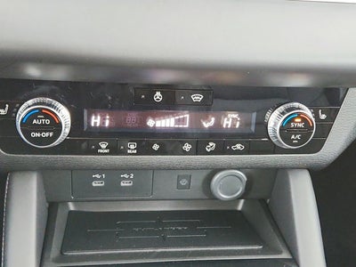 2026 Mitsubishi Outlander Base