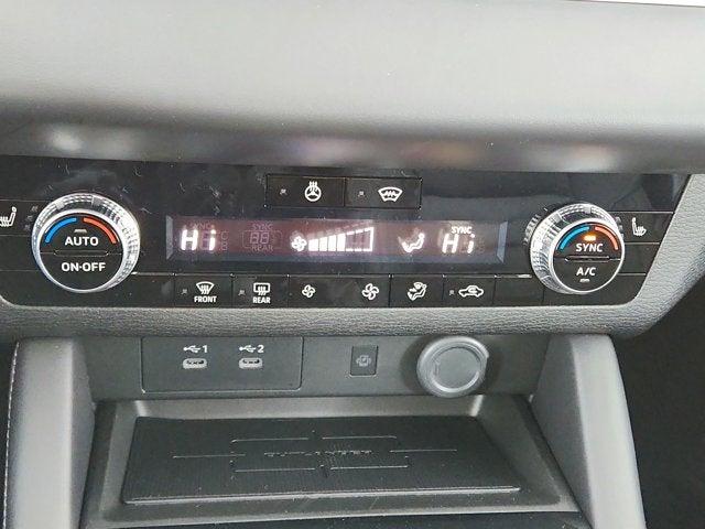 2026 Mitsubishi Outlander Base