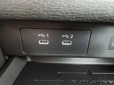 2026 Mitsubishi Outlander Base