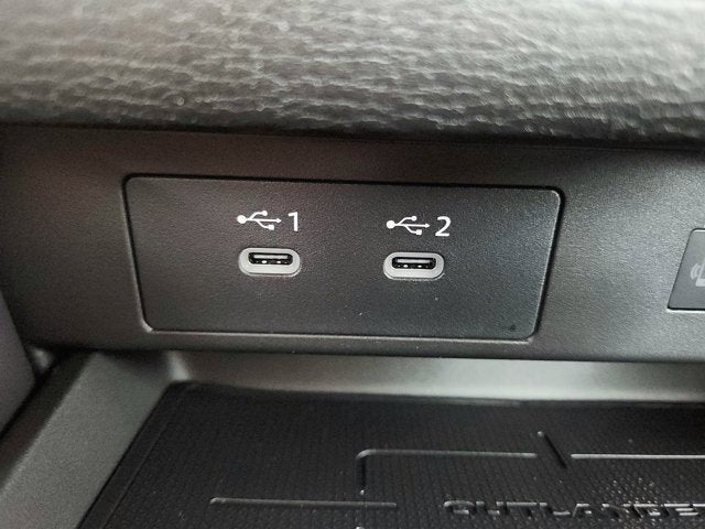 2026 Mitsubishi Outlander Base