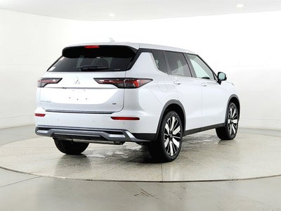 2026 Mitsubishi Outlander Base