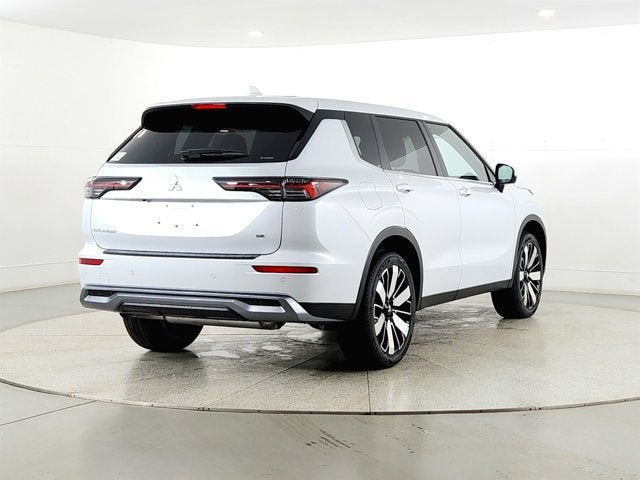2026 Mitsubishi Outlander Base