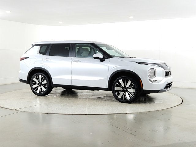 2026 Mitsubishi Outlander Base