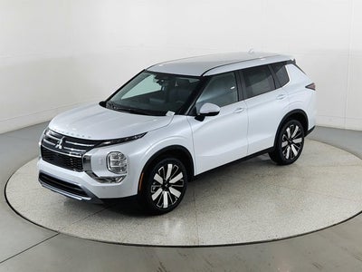 2026 Mitsubishi Outlander Base