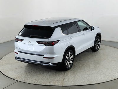 2026 Mitsubishi Outlander Base
