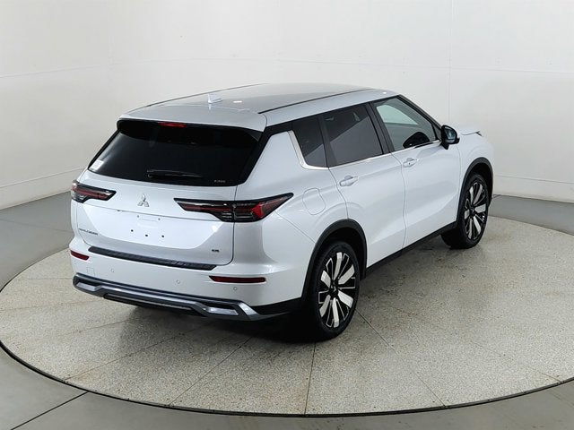 2026 Mitsubishi Outlander Base