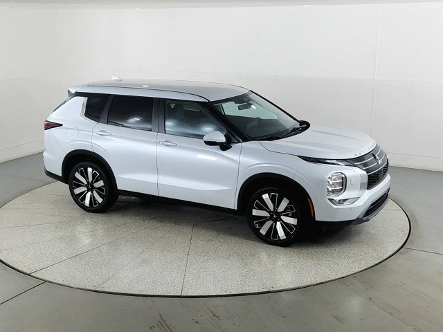 2026 Mitsubishi Outlander Base