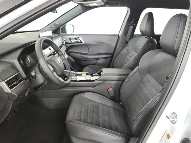 2026 Mitsubishi Outlander LE