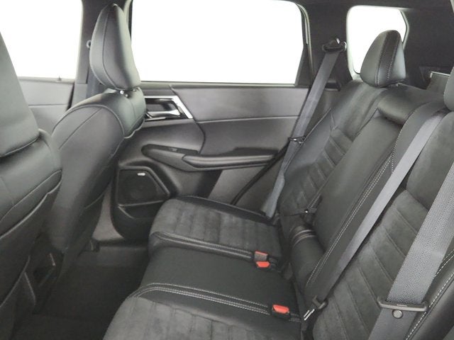 2026 Mitsubishi Outlander LE