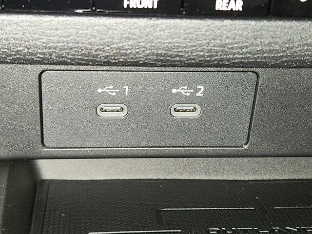 2026 Mitsubishi Outlander LE