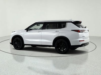 2026 Mitsubishi Outlander LE