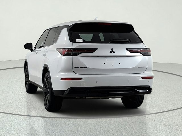 2026 Mitsubishi Outlander LE