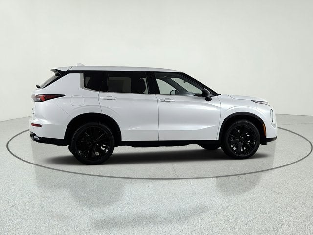 2026 Mitsubishi Outlander LE