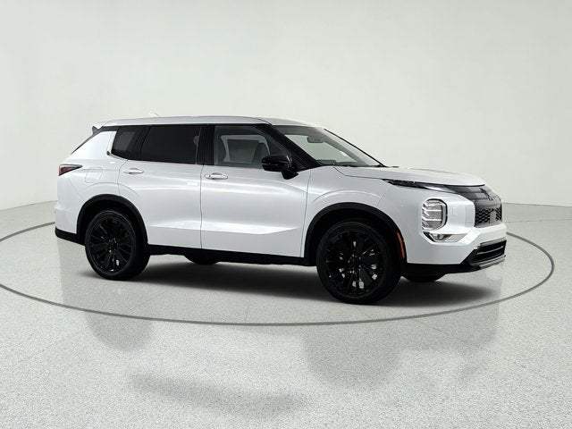 2026 Mitsubishi Outlander LE