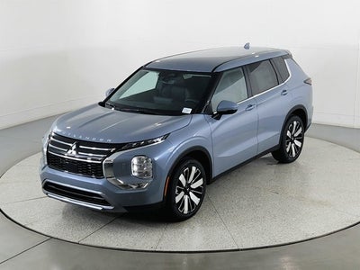 2026 Mitsubishi Outlander SE