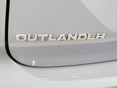 2026 Mitsubishi Outlander SE