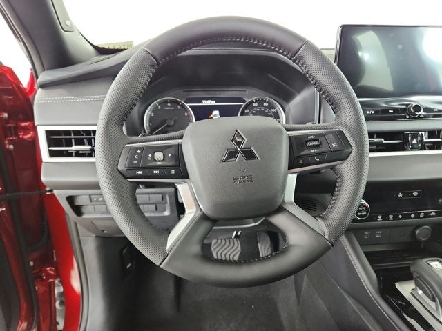 2026 Mitsubishi Outlander LE