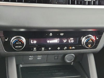 2026 Mitsubishi Outlander LE