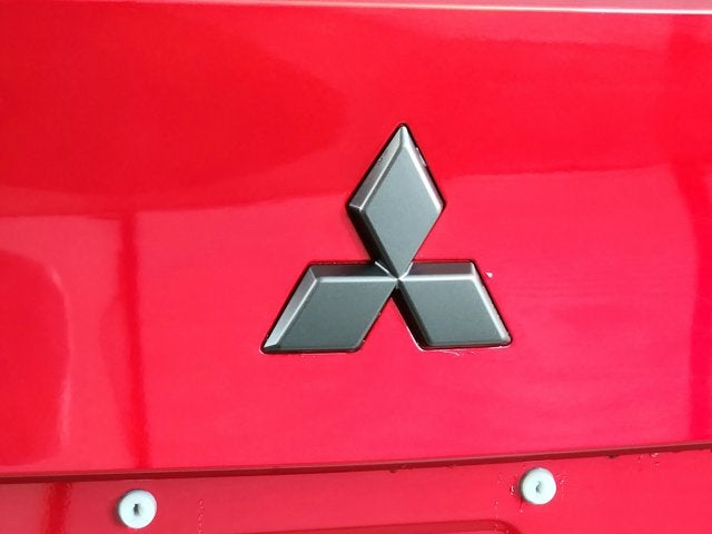 2027 Mitsubishi Outlander LE