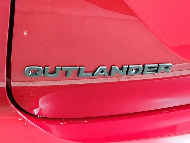 2027 Mitsubishi Outlander LE