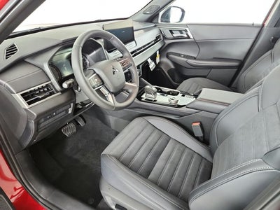 2027 Mitsubishi Outlander LE