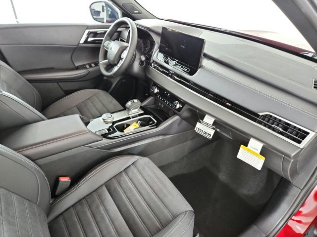 2027 Mitsubishi Outlander LE