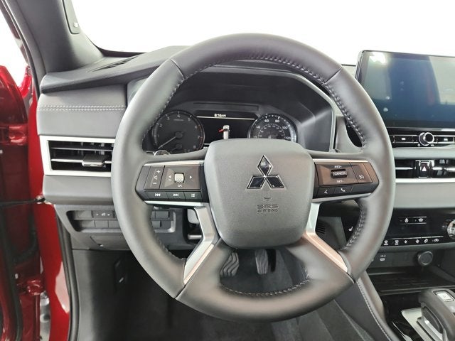 2027 Mitsubishi Outlander LE