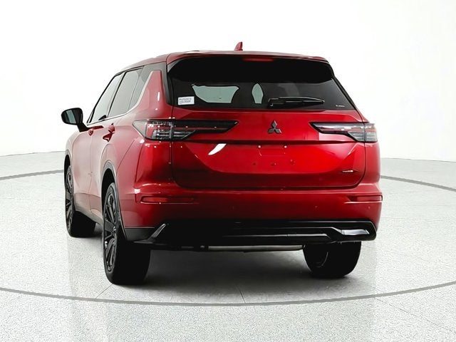 2027 Mitsubishi Outlander LE