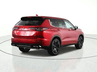 2027 Mitsubishi Outlander LE