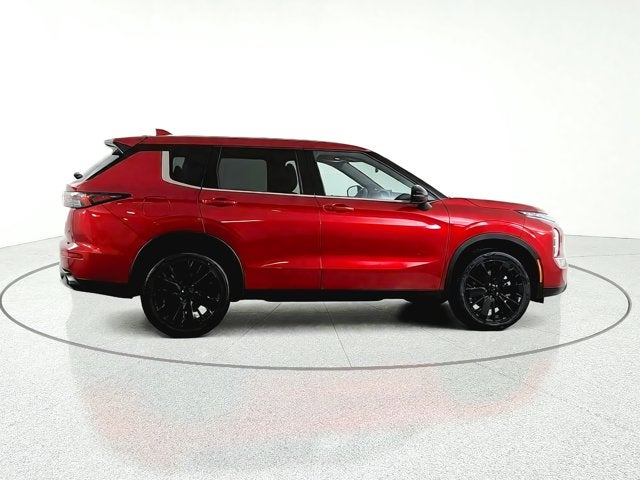 2027 Mitsubishi Outlander LE