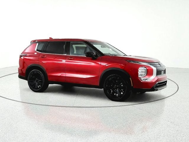 2027 Mitsubishi Outlander LE