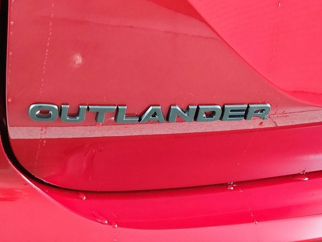 2027 Mitsubishi Outlander LE