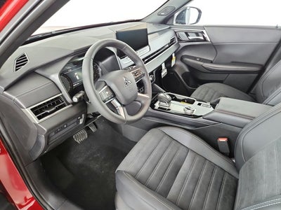 2027 Mitsubishi Outlander LE