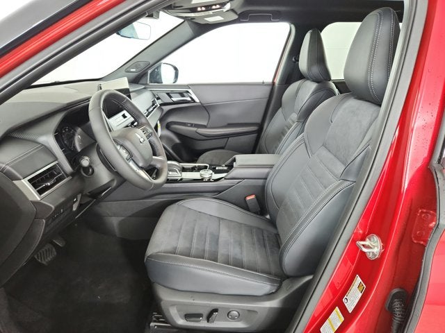 2027 Mitsubishi Outlander LE