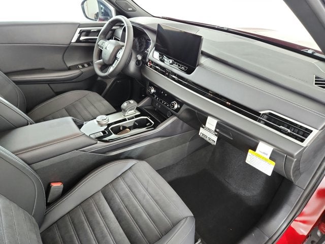 2027 Mitsubishi Outlander LE