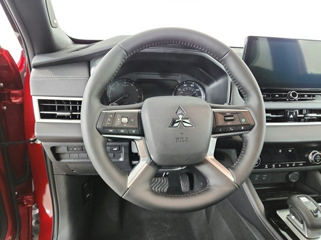 2027 Mitsubishi Outlander LE