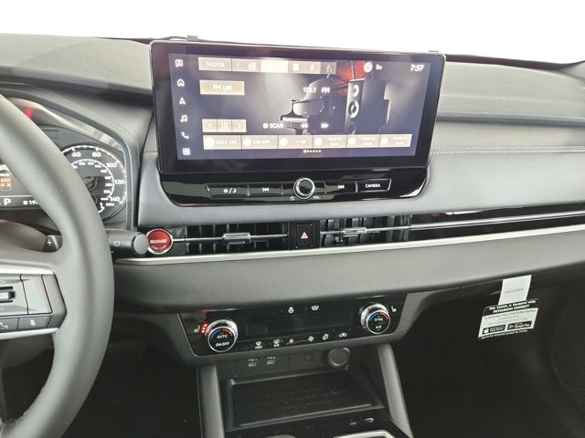 2027 Mitsubishi Outlander LE