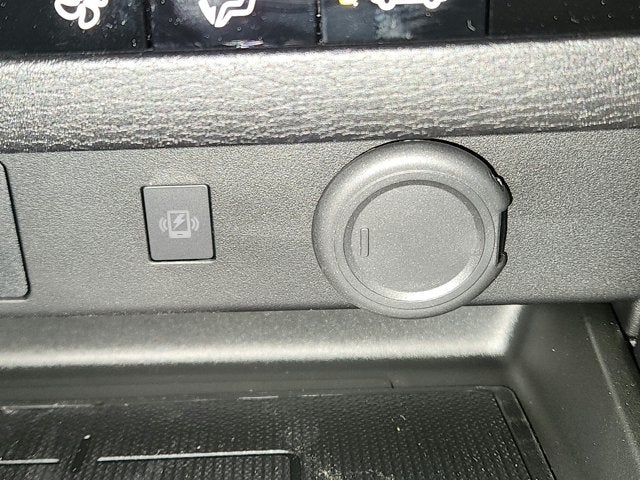 2027 Mitsubishi Outlander LE