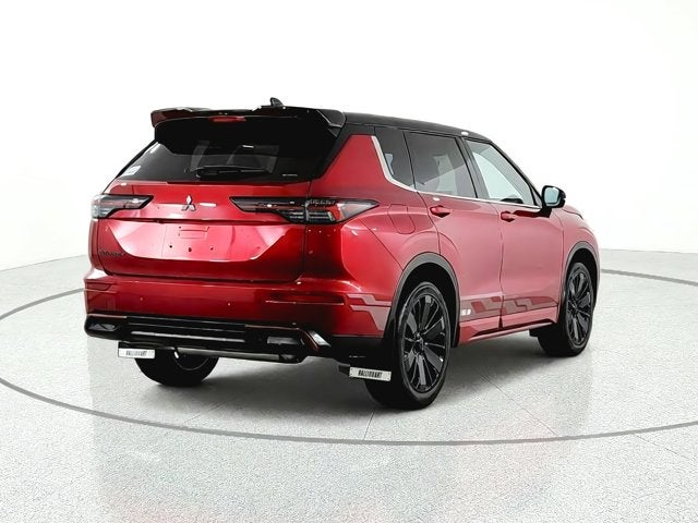 2027 Mitsubishi Outlander LE