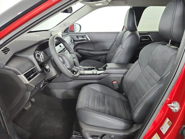 2026 Mitsubishi Outlander Base