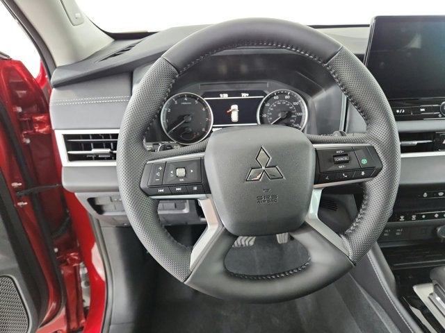 2026 Mitsubishi Outlander Base