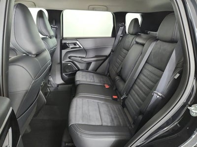 2026 Mitsubishi Outlander SE