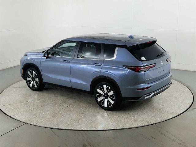 2026 Mitsubishi Outlander Base