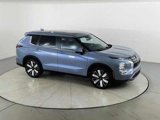 2026 Mitsubishi Outlander Base