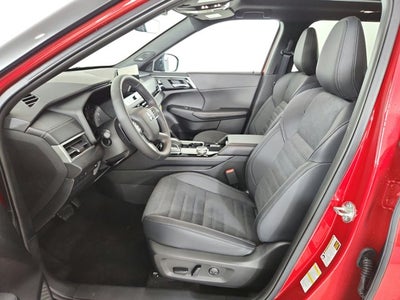 2027 Mitsubishi Outlander LE