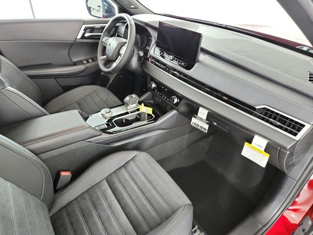 2027 Mitsubishi Outlander LE
