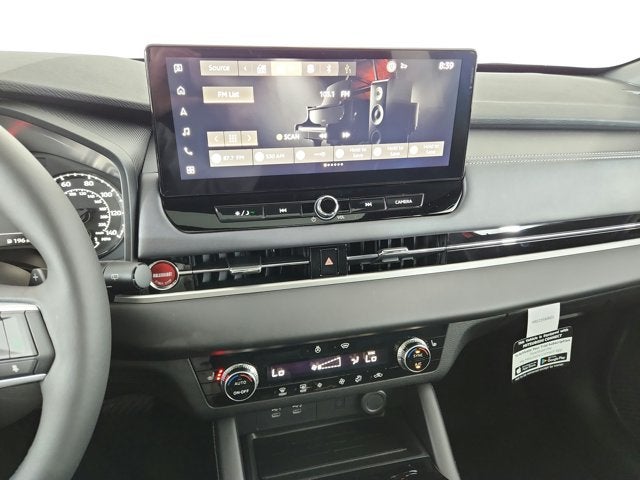 2027 Mitsubishi Outlander LE